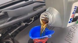 Filling the Nissan engine oil